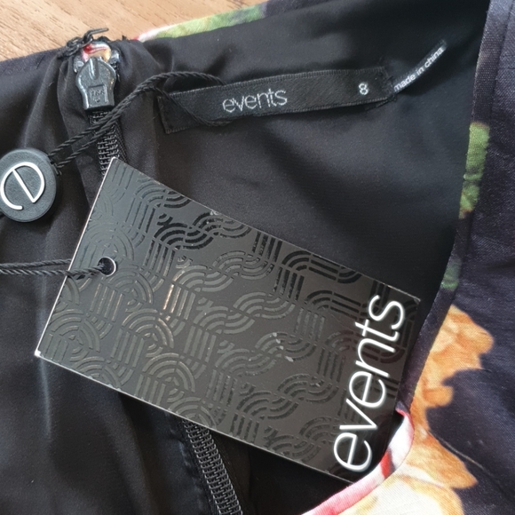 Events Flower Crop Top - Picture 3 of 4